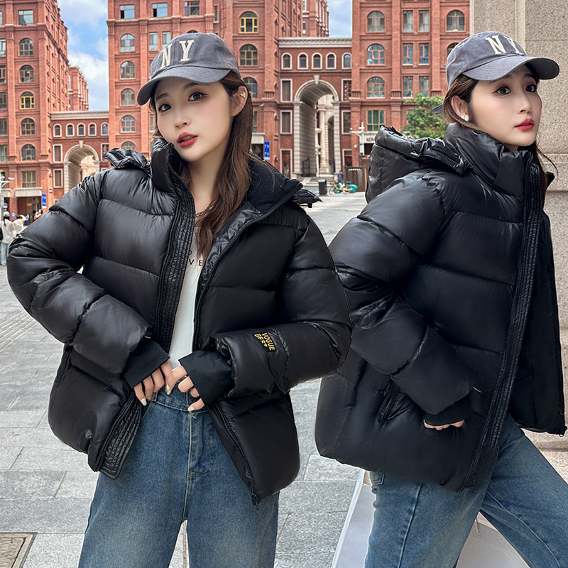 Black gold cotton-padded coat 2023 new hooded warm heating fashion trendy cotton-padded coat women's short Korean style loose fashionable coat Black gold cotton-padded coat 2023 new hooded warm heating fashion trendy cotton-padded coat women's short Korean style loose fashionable coat