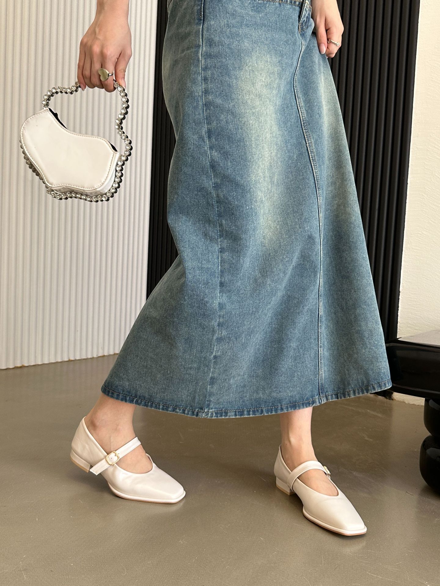 2024 frühling und Herbst Neue frauen Mary Jane Schuhe Eine linie mit Schnalle Quadratischen Kopf Flachen Boden Ballett Einzigen schuh_voghion.com