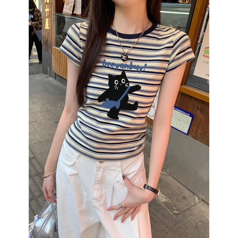 Retro Striped Color-Blocking Gentle and Sweet Women's Blouse, New Summer Style, Round Neck, Stylish and Fashionable, High-End Versatile Top Retro Striped Color-Blocking Gentle and Sweet Women's Blouse, New Summer Style, Round Neck, Stylish and Fashionable, High-End Versatile Top
