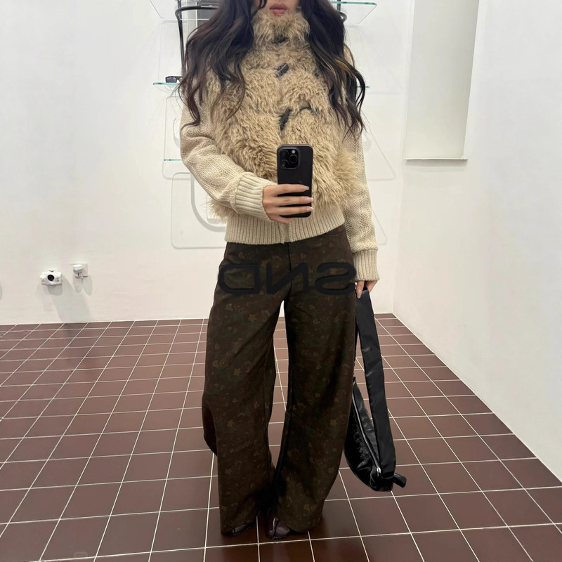 2025 Autumn and Winter Casual Loose Tops Top Fur Fur Patchwork Knitted Horn Button Stand Collar Short Tops Women