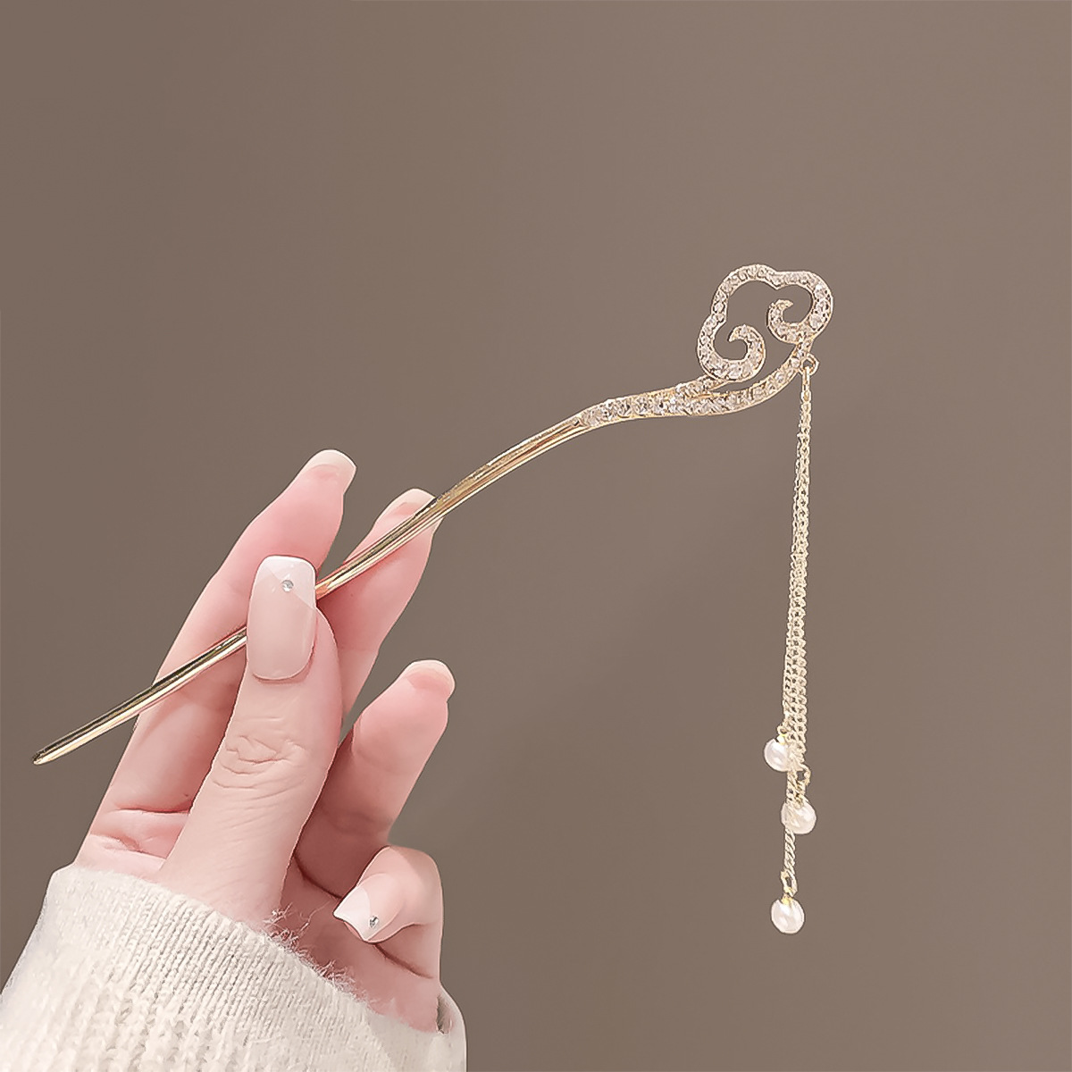 Horquilla de abanico nuevo estilo chino retro de alta gama placa de metal horquilla de pelo Hanfu cheongsam horquilla horquilla accesorios para el cabello femenino