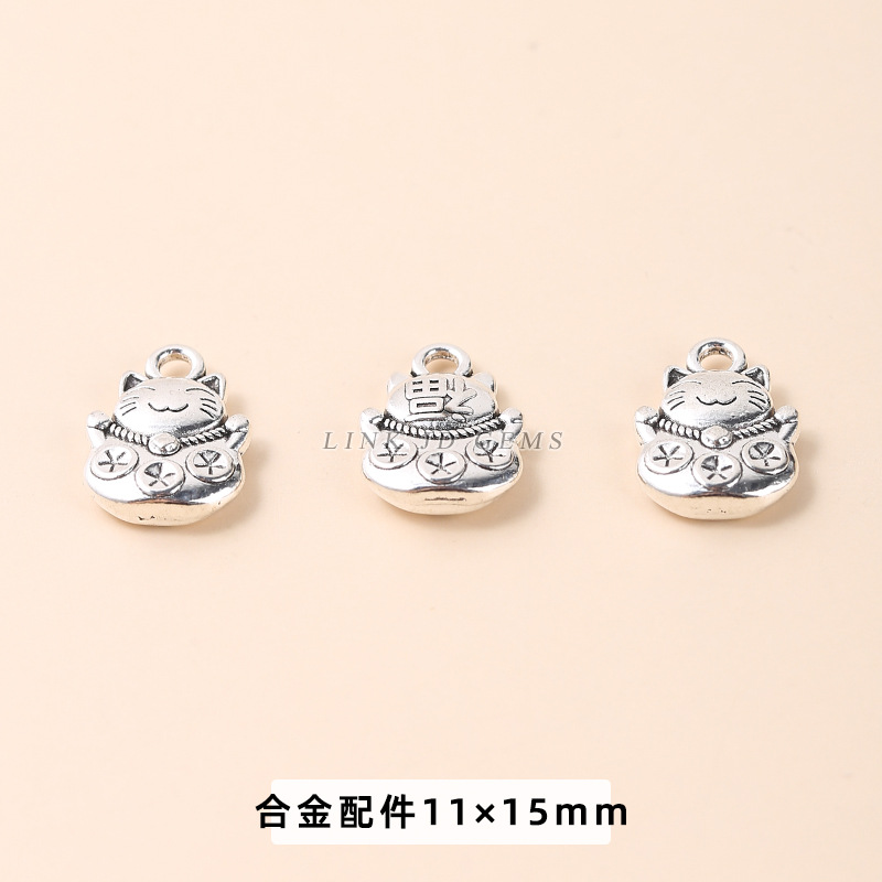 Alloy lucky cat pendant