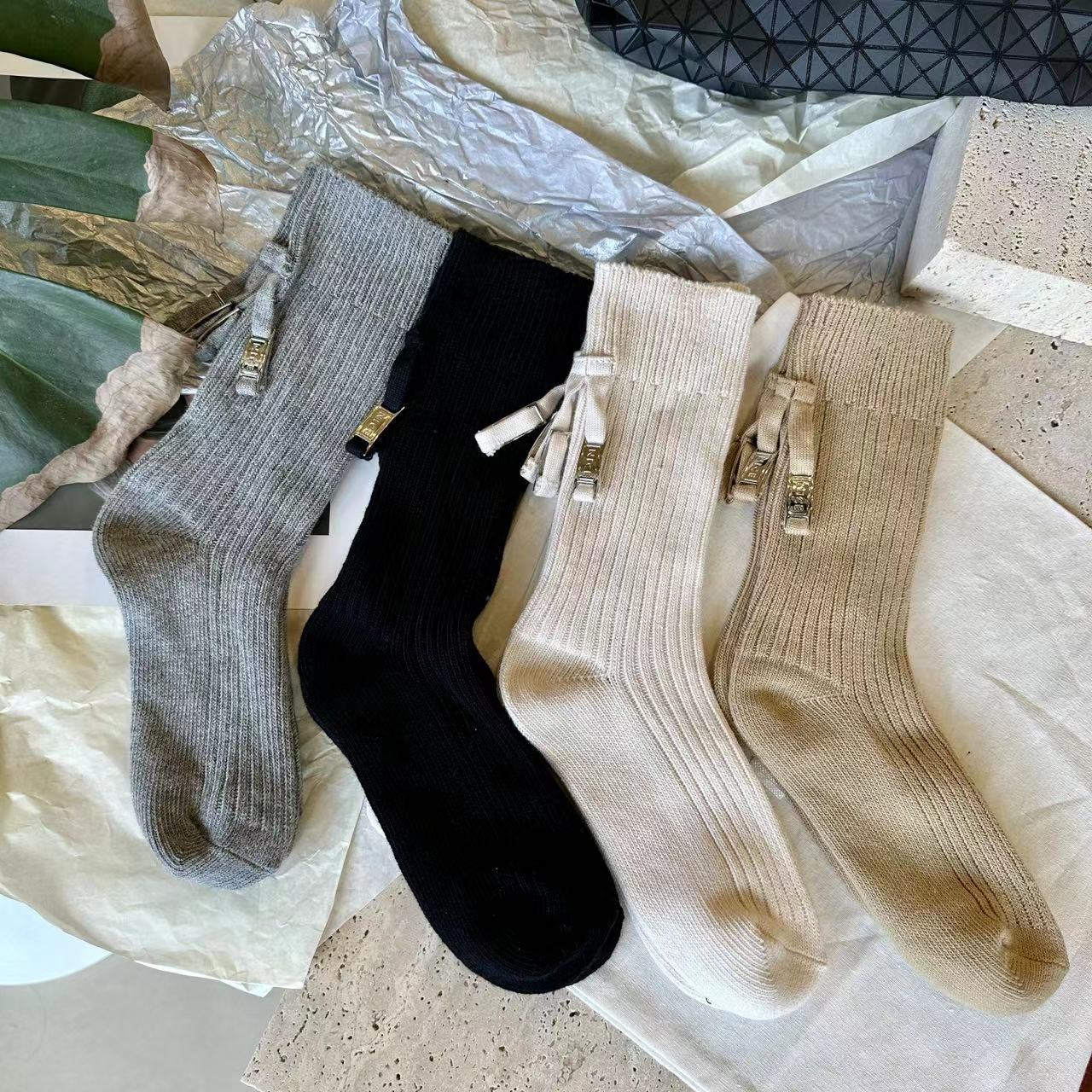 Femmes Style Simple Couleur Unie Coton Crew Socks Une Paire display picture 1