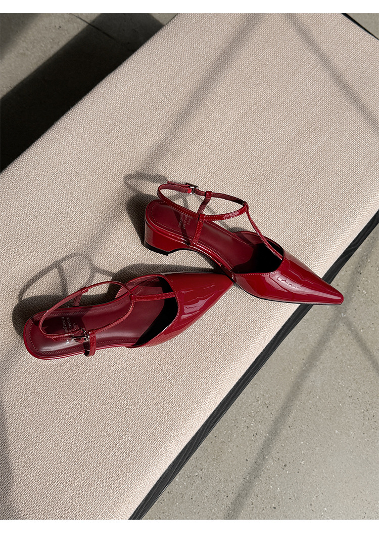 Sandal nữ mũi nhọn da bò sơn mài quai T khóa, gót 4.5 cm, phong cách Hàn Quốc — đen chi tiết 22