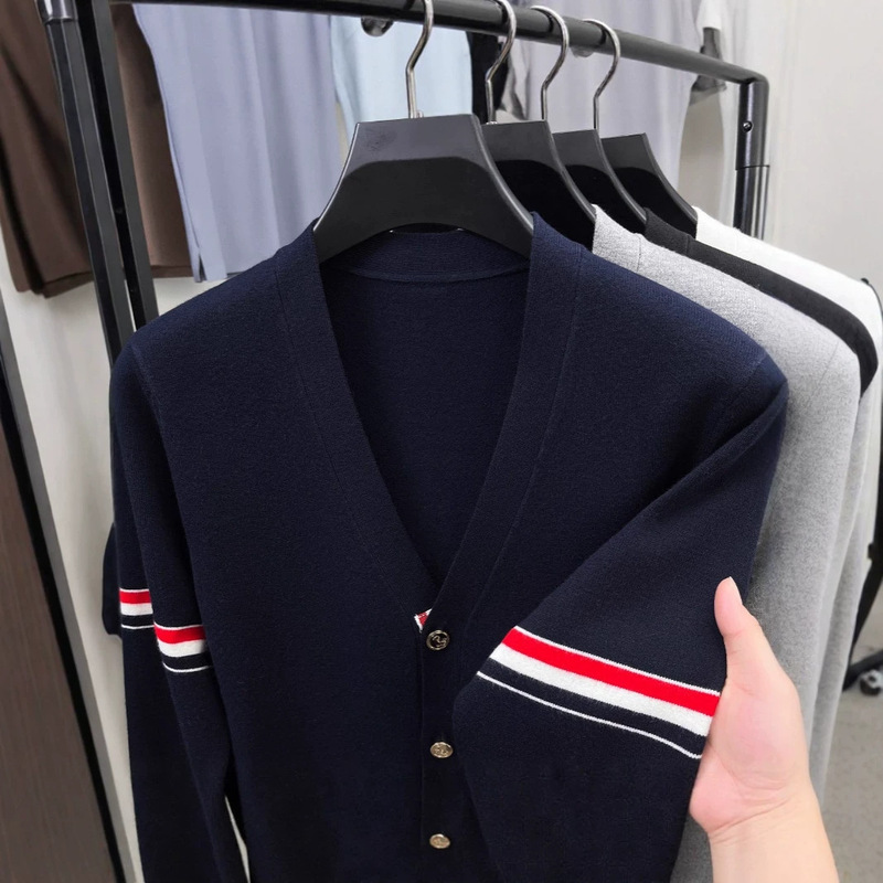 Tommy's new spring and autumn men's color-block cardigan, soft knit sweater with V-neck, men's casual trendy jacket Tommy's new spring and autumn men's color-block cardigan, soft knit sweater with V-neck, men's casual trendy jacket