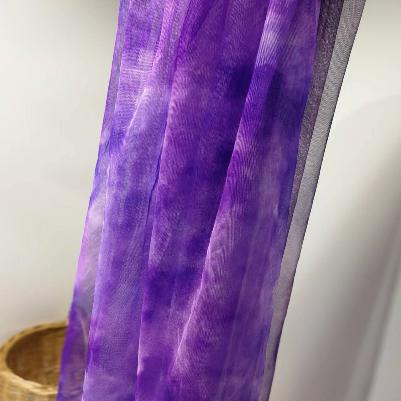 厂家供应 丹麦网新款扎染印花网纱面料 女时装舞台连衣裙礼服布料