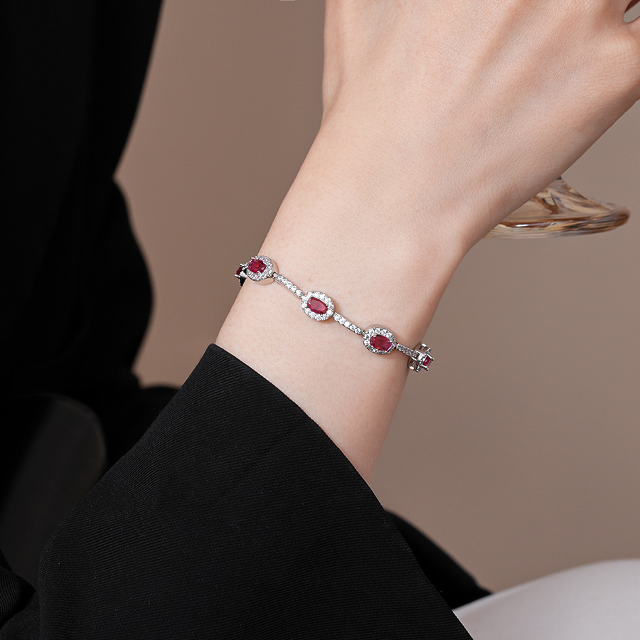 Pulsera de amor solar de circón galvanizado en oro real