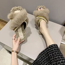 网红真兔毛毛一字拖鞋女洋气外出2021秋冬新款平底交叉毛绒凉拖女