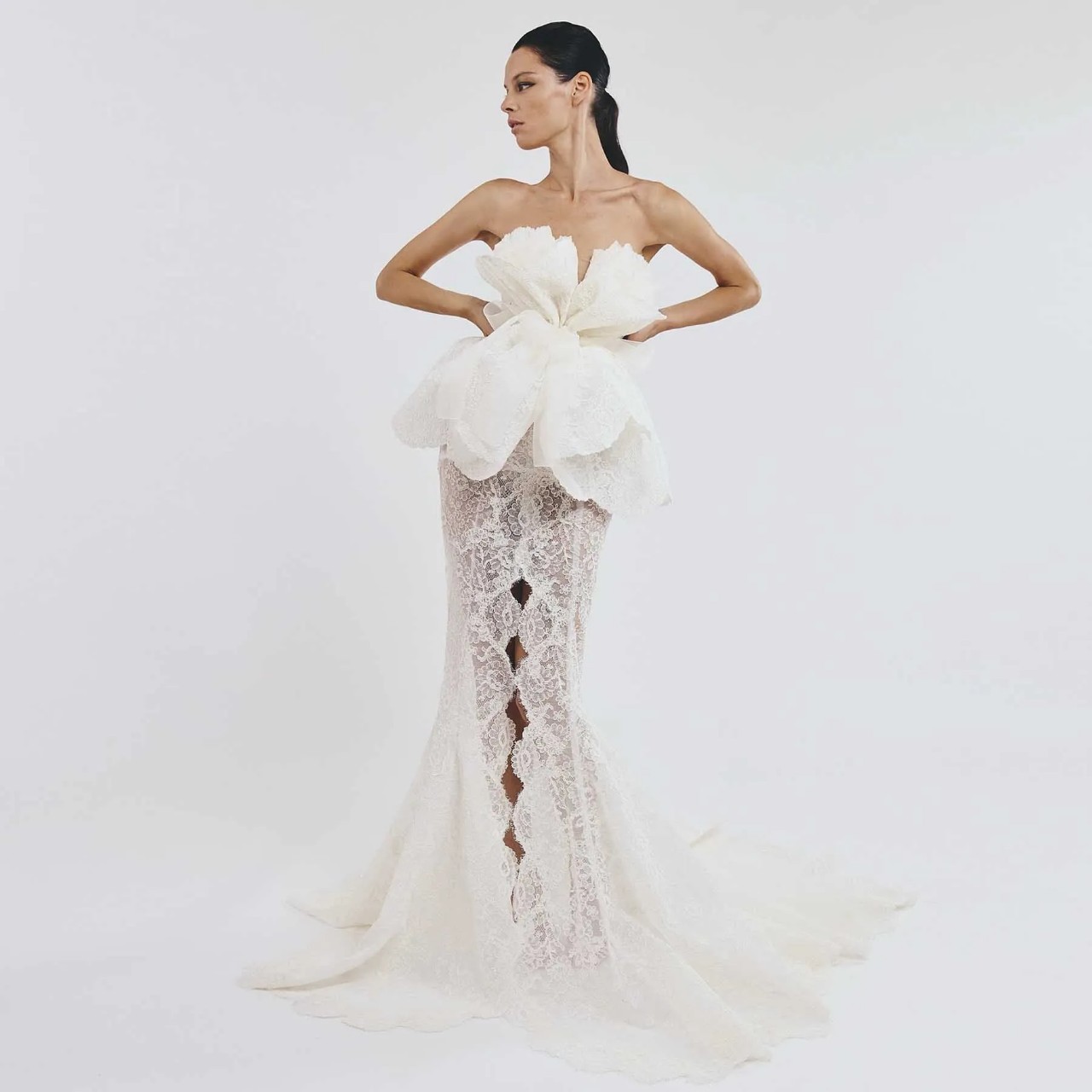 European and American Cross-Border Two-Piece New Wedding Dress, Solid Color, Sexy Lace, Strapless, Irregular Small Train, Unique and Niche