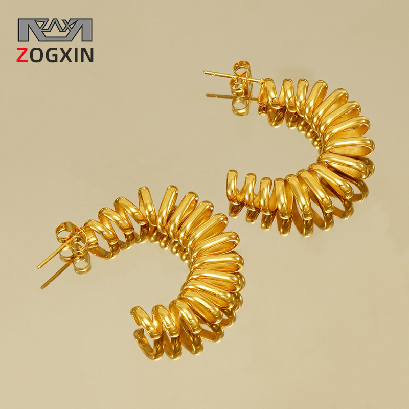 Cruz-frontera europea y americana nueva primavera de acero inoxidable pendientes de las mujeres de diseño hueco anillo de acero de titanio pendientes en stock al por mayor