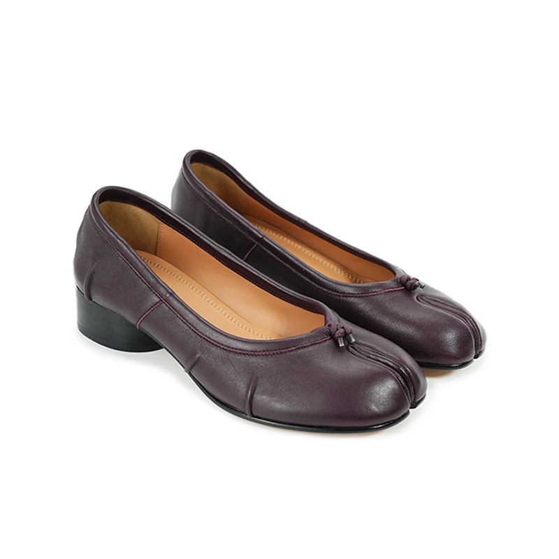 Crack Tabi Split Toe Shoes Genuine Leather Shallow Mouth Shoes Flat Ballet Shoes Niche Pig Shoes creamy-white Brown Women