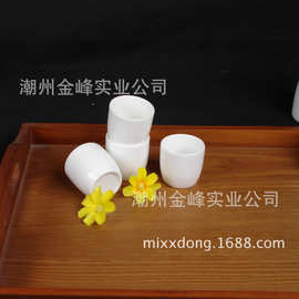 源头厂家批发陶瓷小酒杯 白酒杯 企鹅烈酒杯 酒家用品 一口杯