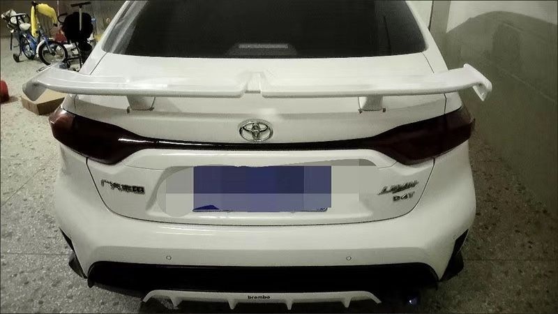 Automobile general tail three-compartment non-perforated paste-type aircraft wing brand new large tail moving running wing modification parts