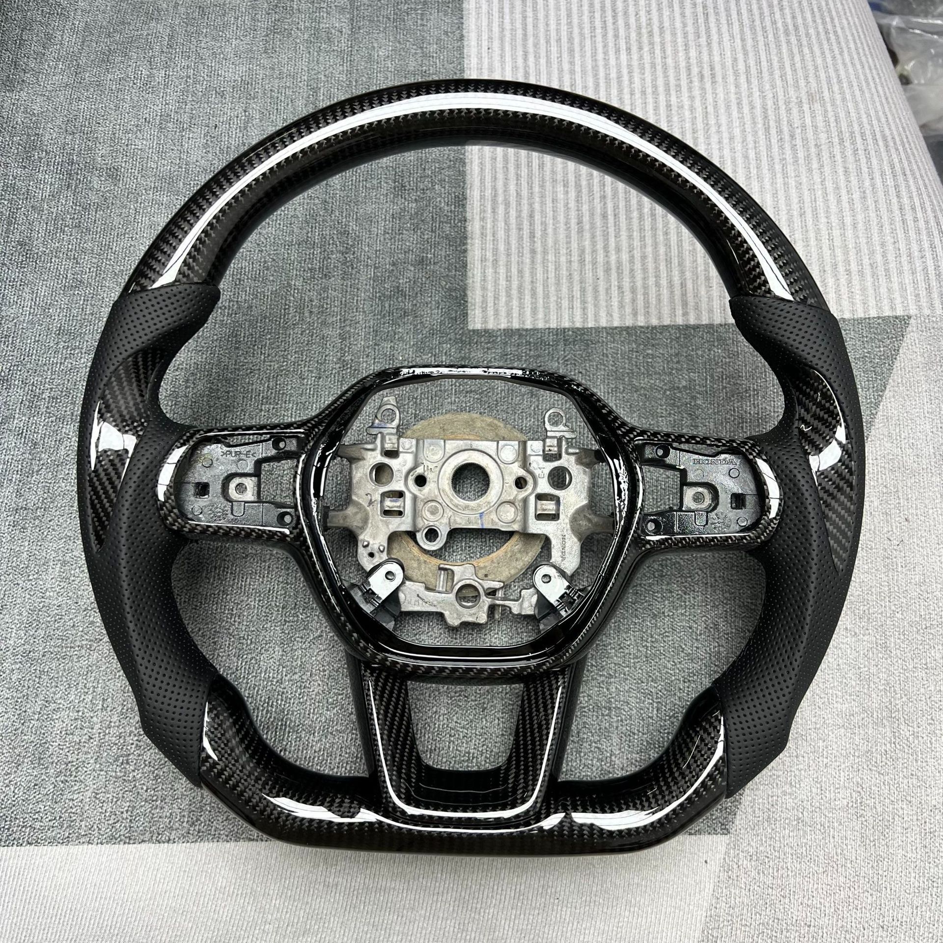 Carbon fiber steering wheel modification customization is suitable for Honda 11th generation Civic car interior steering wheel processing