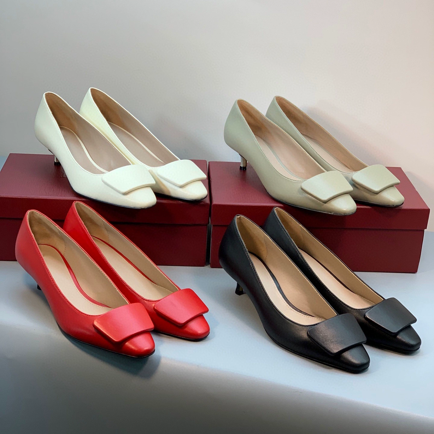 Оригинальные женские туфли из натуральной кожи нового стиля 2025 года с квадратным носком и неглубоким носком, туфли на среднем каблуке-шпильке, элегантные рабочие туфли для женщин.