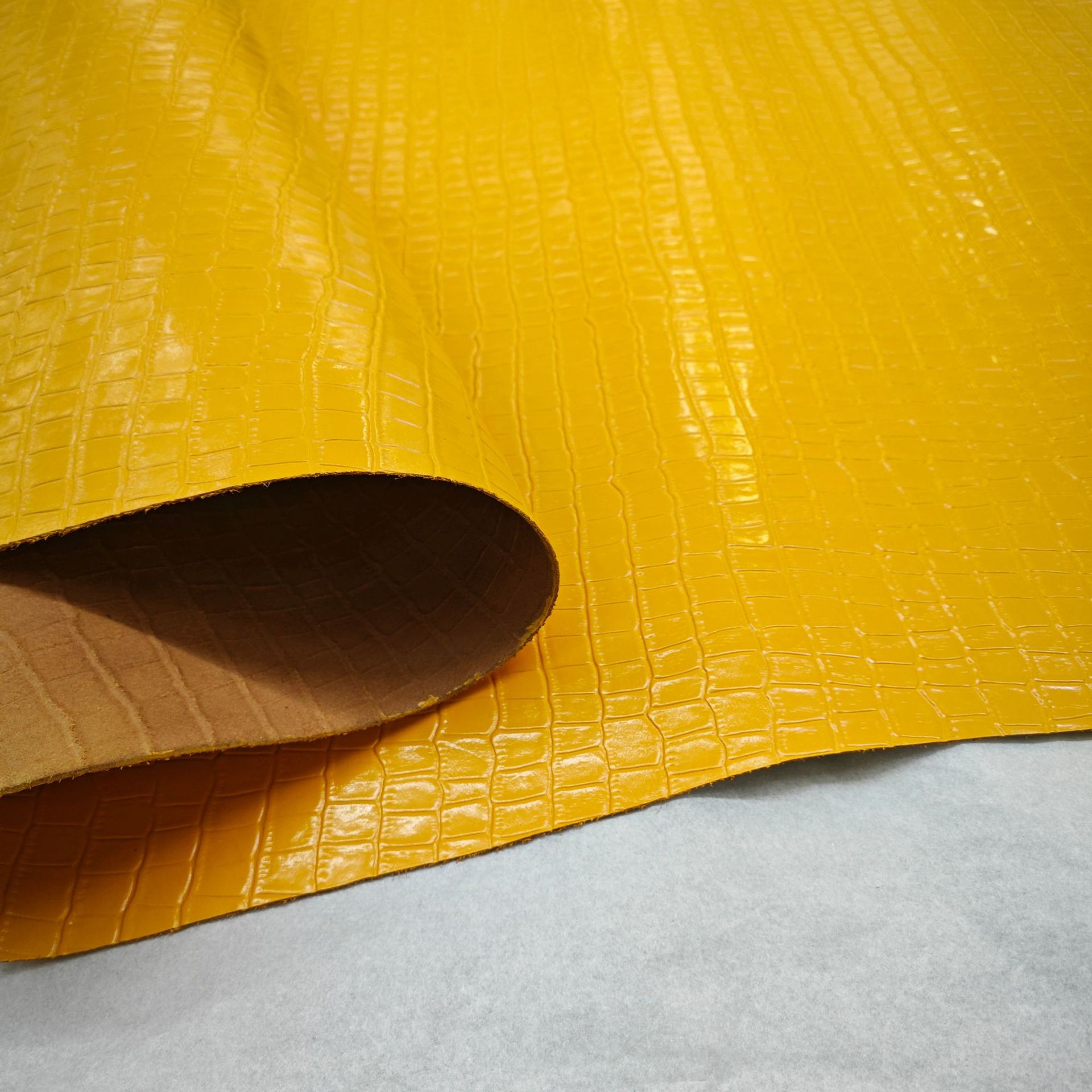 竹节纹鳄鱼纹牛皮革箱包家具沙发皮带亮面包装皮料