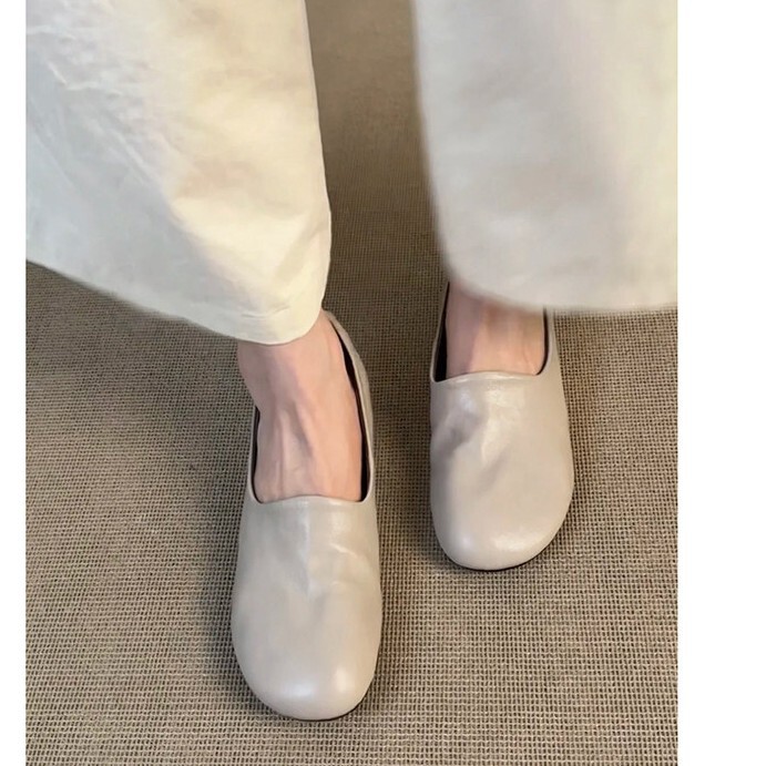 4cm Soft Leather French-Style Round-Toe Mules for Women, Slip-On Lazy Shoes with Hidden Height Increase, Closed-Toe Loafers for Women