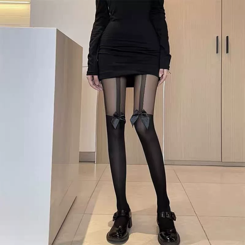 Tights with bow