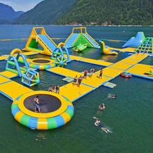 水上闯关设备儿童滑梯组合漂浮戏水乐园充气海上冲关障碍泳池水池