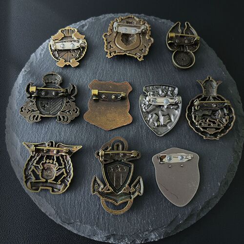 British Retro Hong Kong Style Badge Clothing Casual Accessories Navy Army Heptagonal Hexagonal Metal Commemorative Brooch Wholesale