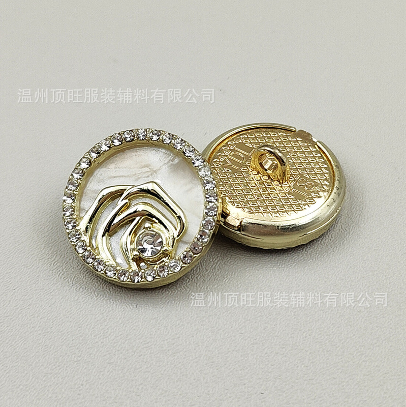 逸品の高級な小さい香りの風のバラの行のボタンのダブルの金属のボタンのコートのセーターのコートの服の装飾ボタン|undefined