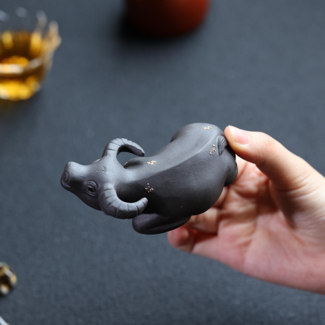 紫砂卧牛茶宠水牛摆件生肖牛铺砂牛雕塑创意茶具茶玩中式摆件