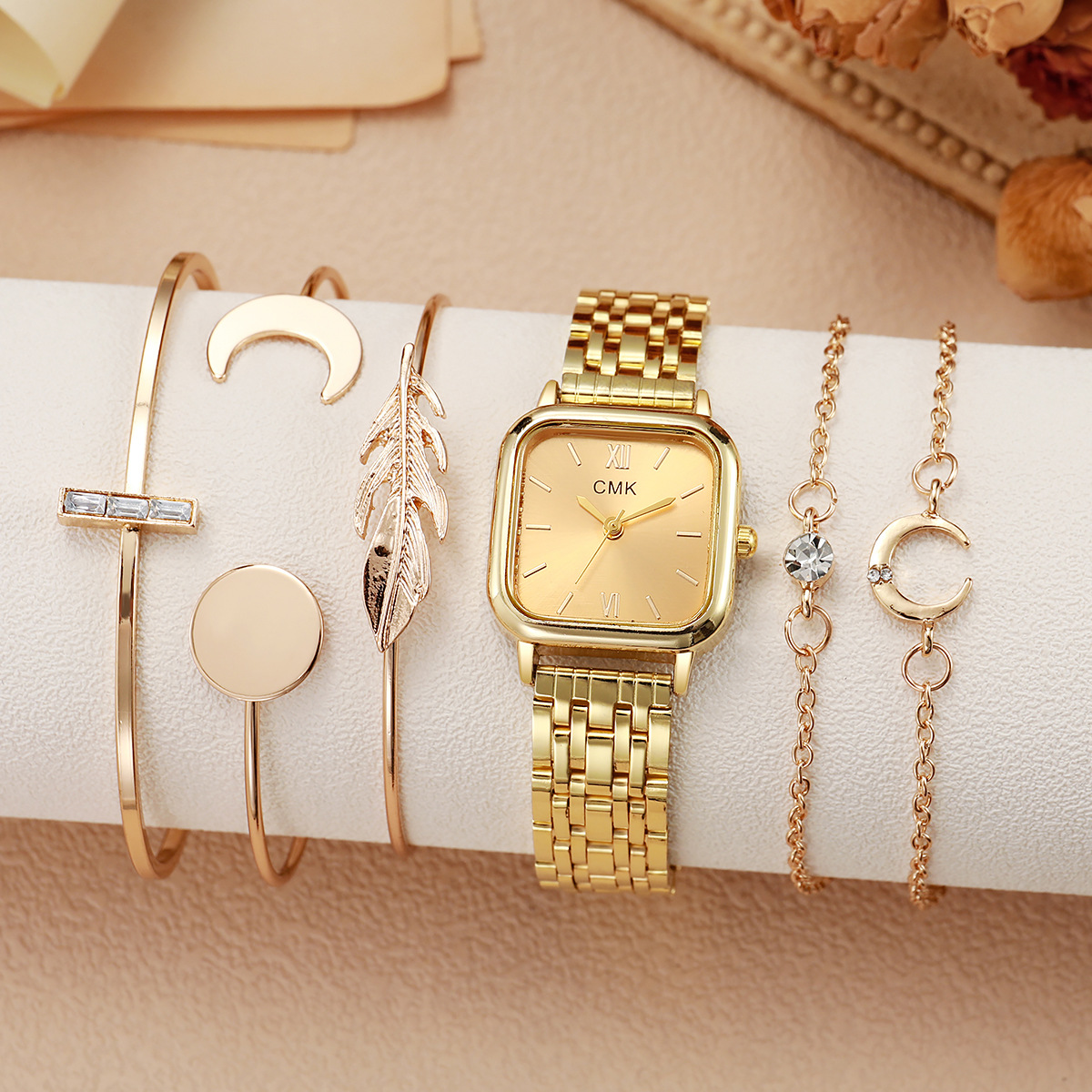 Women's Golden Watch Set Six Piece Set女士方形金色手表套装