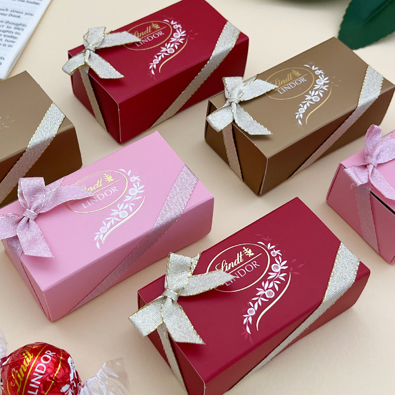 lindt/瑞士莲牛奶巧克力2粒装结婚喜糖盒成品伴手礼内搭含进口糖