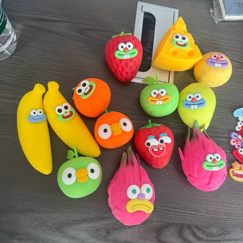 Cross-border best-selling stress-relieving fruit building blocks, realistic fruit squishies that make a squeaking sound, a stress-relieving toy Cross-border best-selling stress-relieving fruit building blocks, realistic fruit squishies that make a squeaking sound, a stress-relieving toy