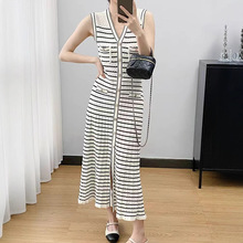 2025年亚马逊外贸条纹撞色针织裙长款夏V领无袖背心裙显瘦连衣裙