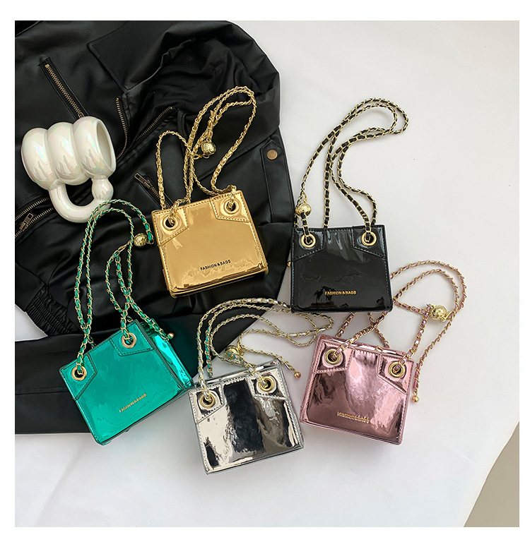 Women's Mini Pu Leather Solid Color Streetwear Zipper Crossbody Bag display picture 1
