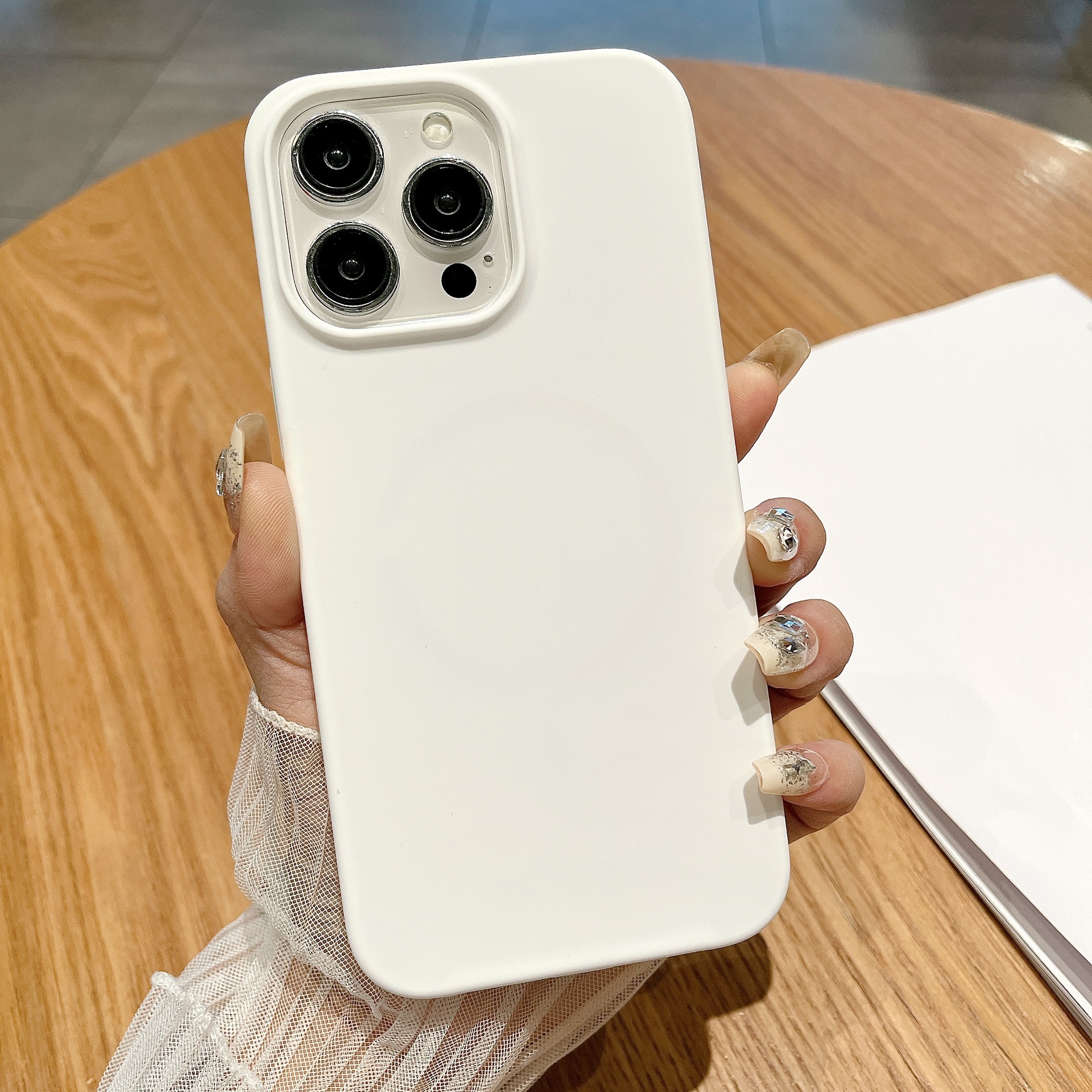 Classic white [boxed]