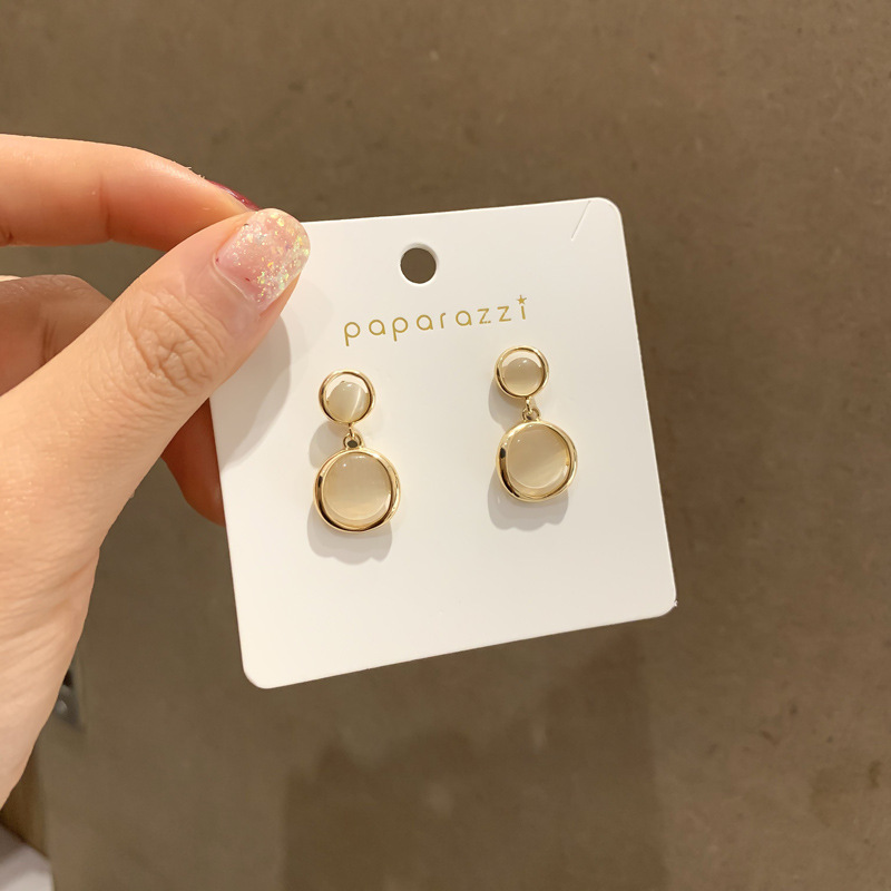 Pendientes de suministro de mercado nocturno de agujas de plata Pendientes de moda coreana en vivo Pendientes de estilo caliente Pendientes de lujo ligero Mujeres de alta gama
