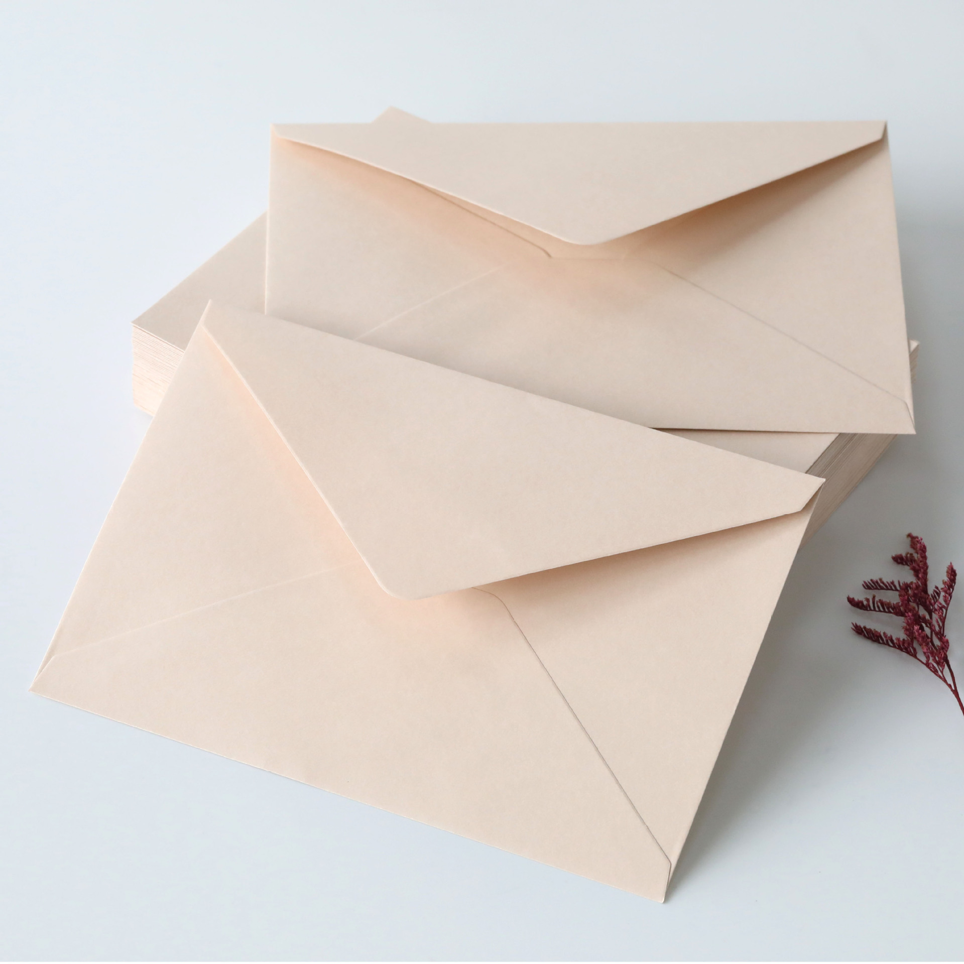 Western-Style Light Pink 150g Cardstock Rectangular Envelope Wedding Invitation Pink Greeting Card Envelope Manufacturer in Stock