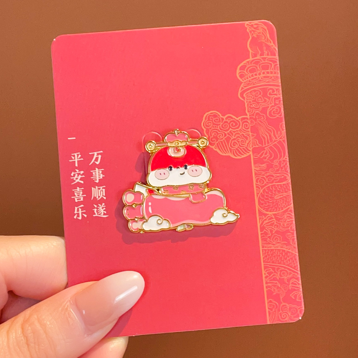 Año de la Serpiente estilo chino Año Nuevo broche de Año Nuevo de la Serpiente diseño de marea nacional Jiaji Wenchuang adorable accesorios de pecho al por mayor image 17