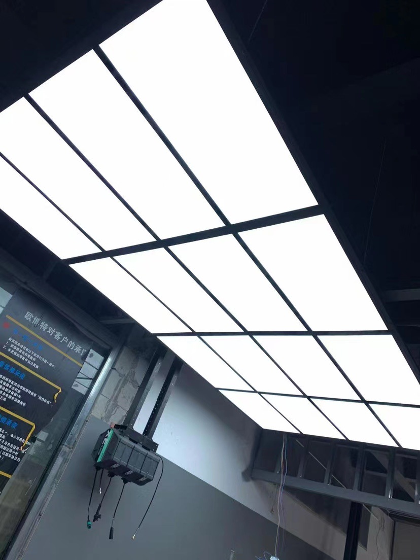 브래킷 2.4x4.8m의 고휘도 16각형 그리드