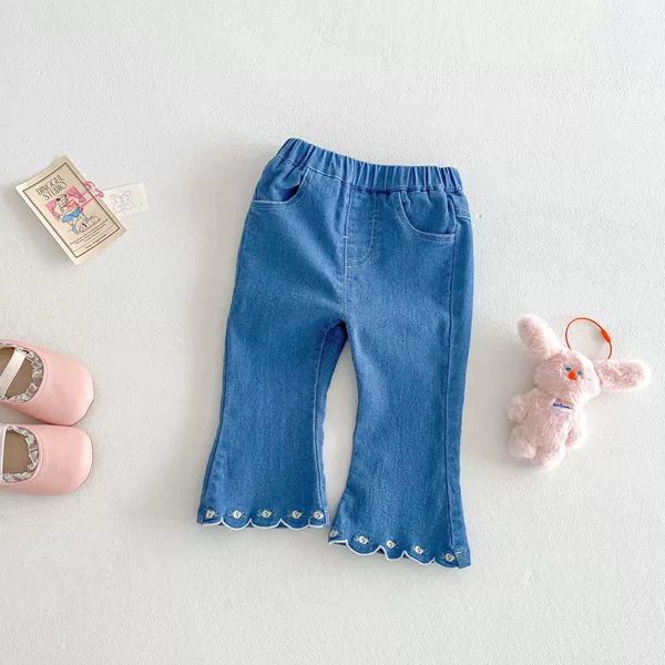 Megaphone, jeans