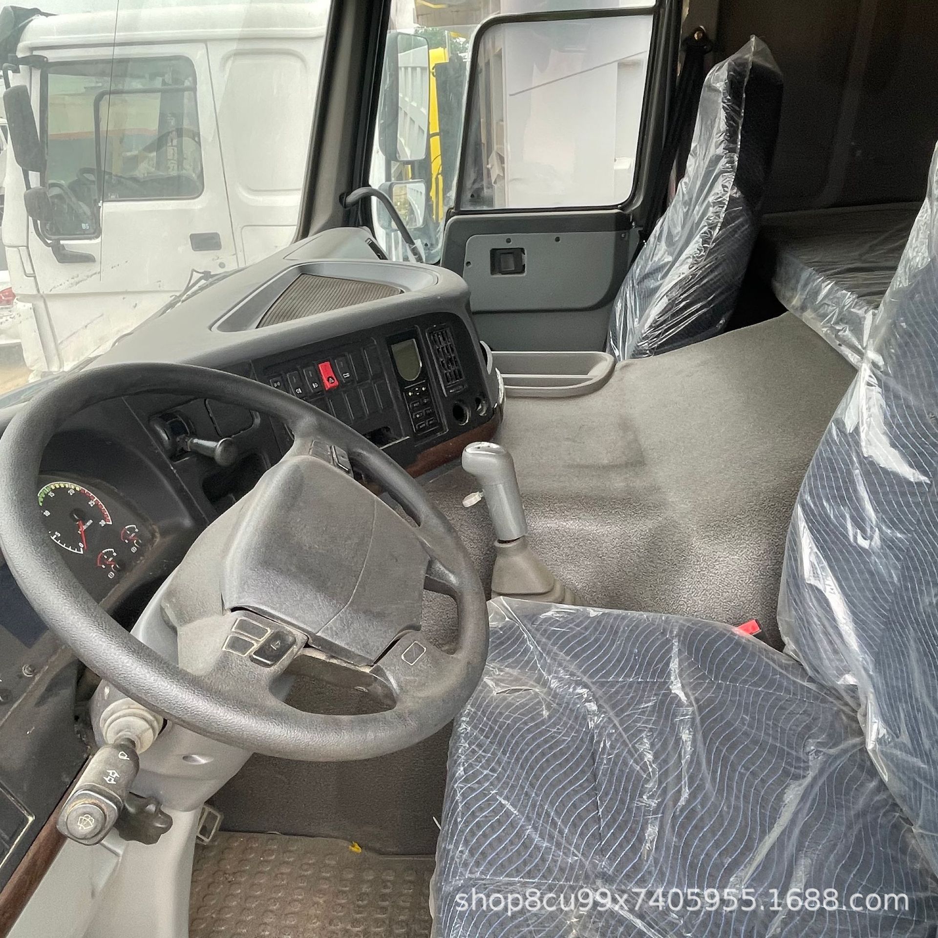 Factory Direct Sales Export Foreign Trade Africa Howo Shaanxi Heavy Duty Truck Earthmoving Dump Truck Towing Self-Unloading Trailer Truck