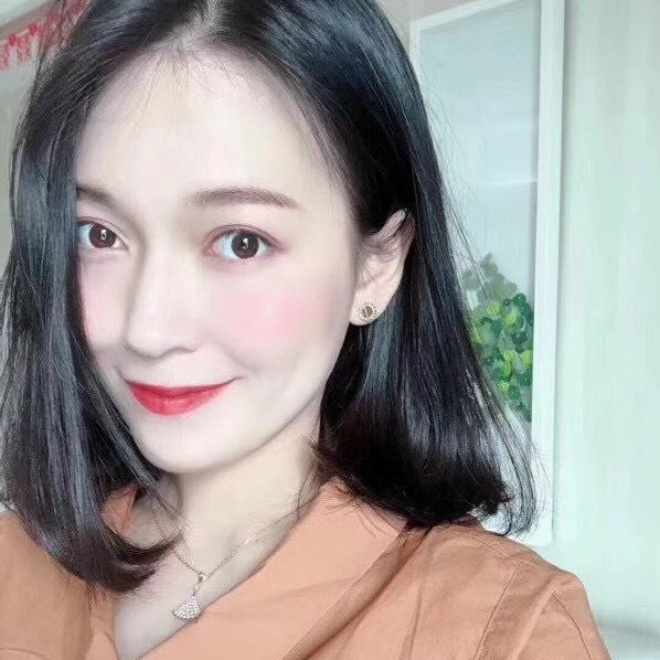 小さいスカートのネックレスの女性の鎖は925純銀のファッションの気質をめっきします。|undefined