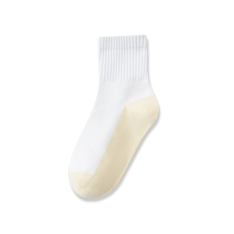 노란색 배경과 흰색 표면