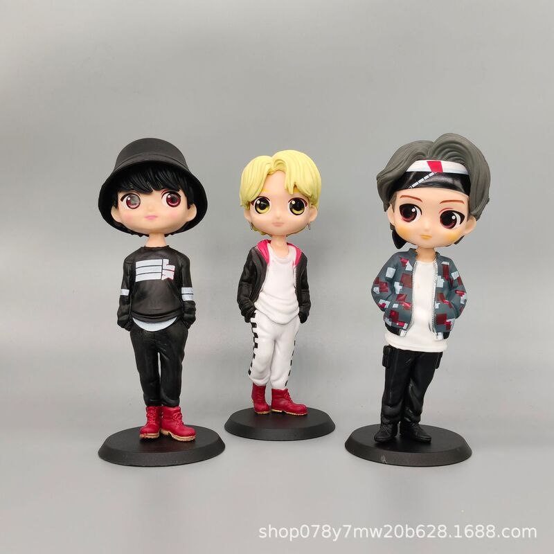 魅力的なボーイズグループBTSと同じスタイルの大きなQバージョン人形飾り、かわいい人形、車載飾り、クロスボーダー飾り|undefined