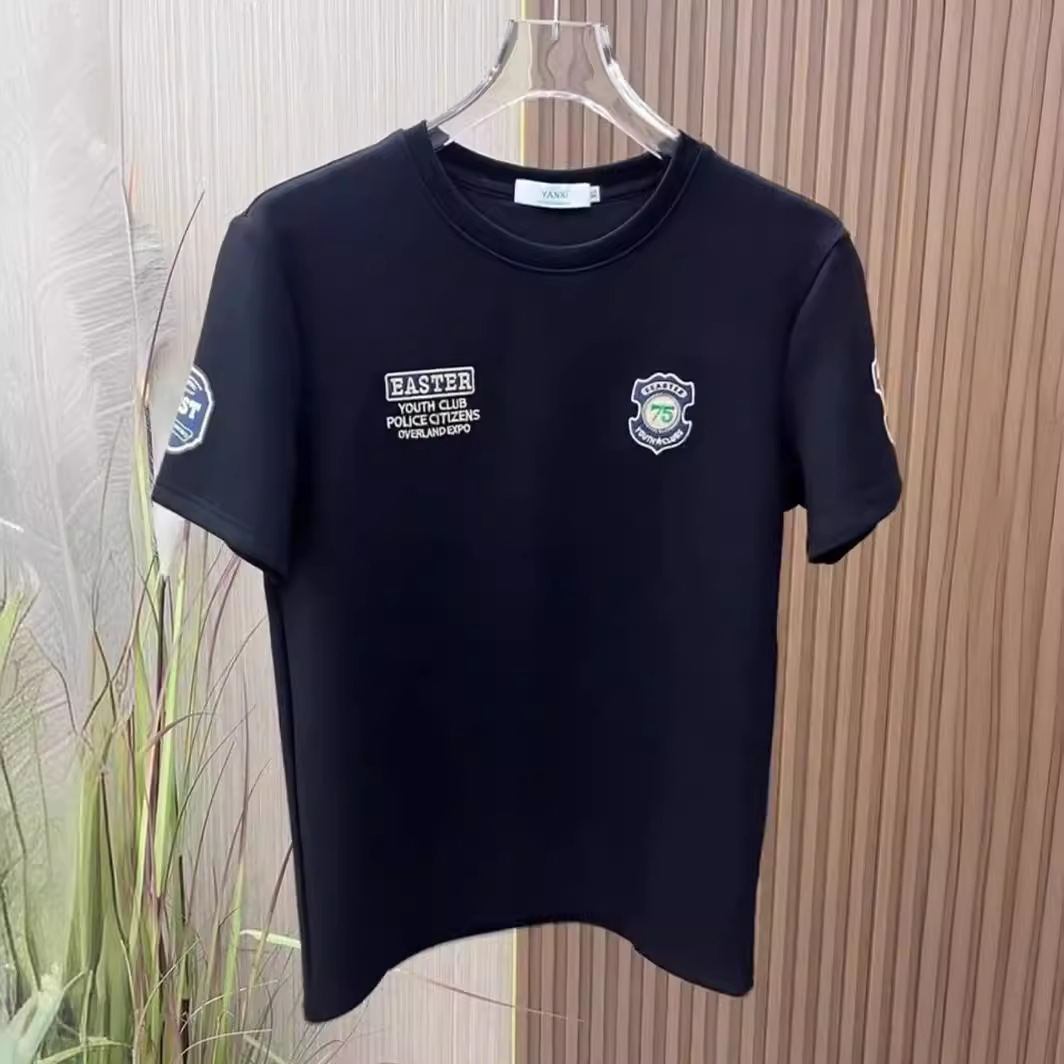 2024 Summer Nei Männer Kuerz T-Shirt Ronn Ausschnëtt Villsäiteg Casual Ënnen Hallefärm Etikettendrock Buschtawen Trend_voghion.com