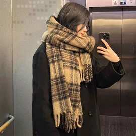 美拉德复古撞色羊毛围巾秋冬加厚加大格子流苏马海毛披肩保暖围脖