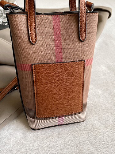 Ladies' Mobile Phone Bag 2025 New Model Lightweight Hand-held Grid Single Shoulder Bag for Women, Unique and High-end Crossbody Small Square Bag, Trendy
