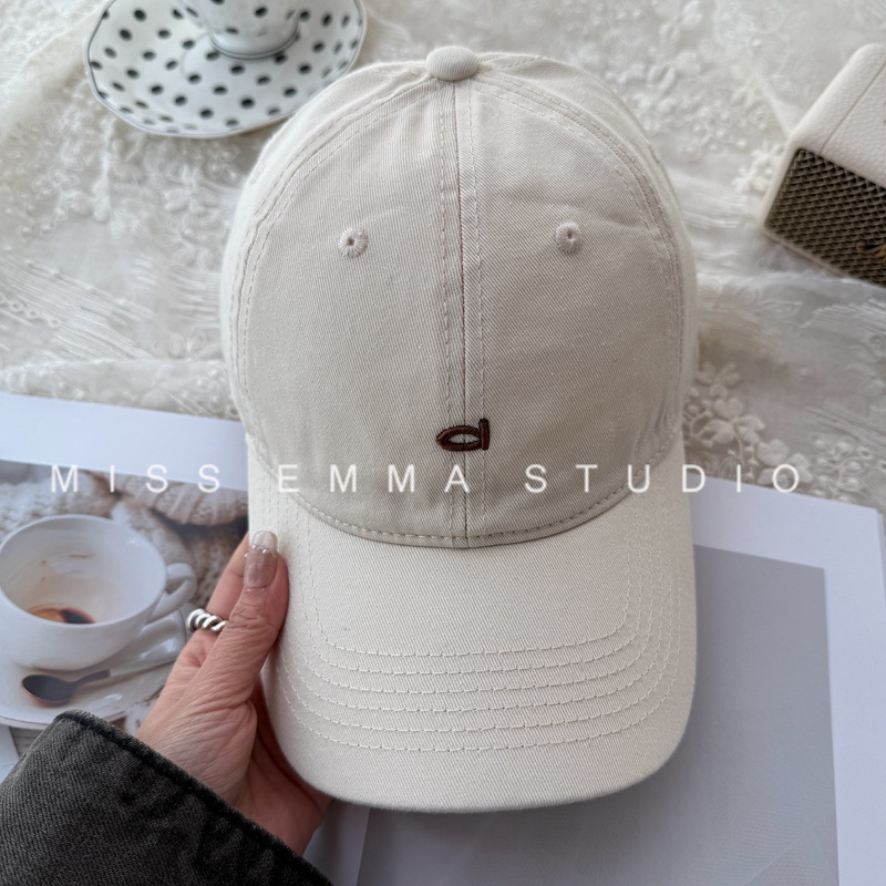 Corea del Sur letras pequeñas bordadas sombrero de béisbol blando para mujeres 2025 nuevo sombrero de bisel amplio delgado sombrero de sombra