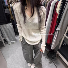 DUODUO卡通刺绣V领长袖针织衫女简约休闲修身弹力薄款毛衣打底衫