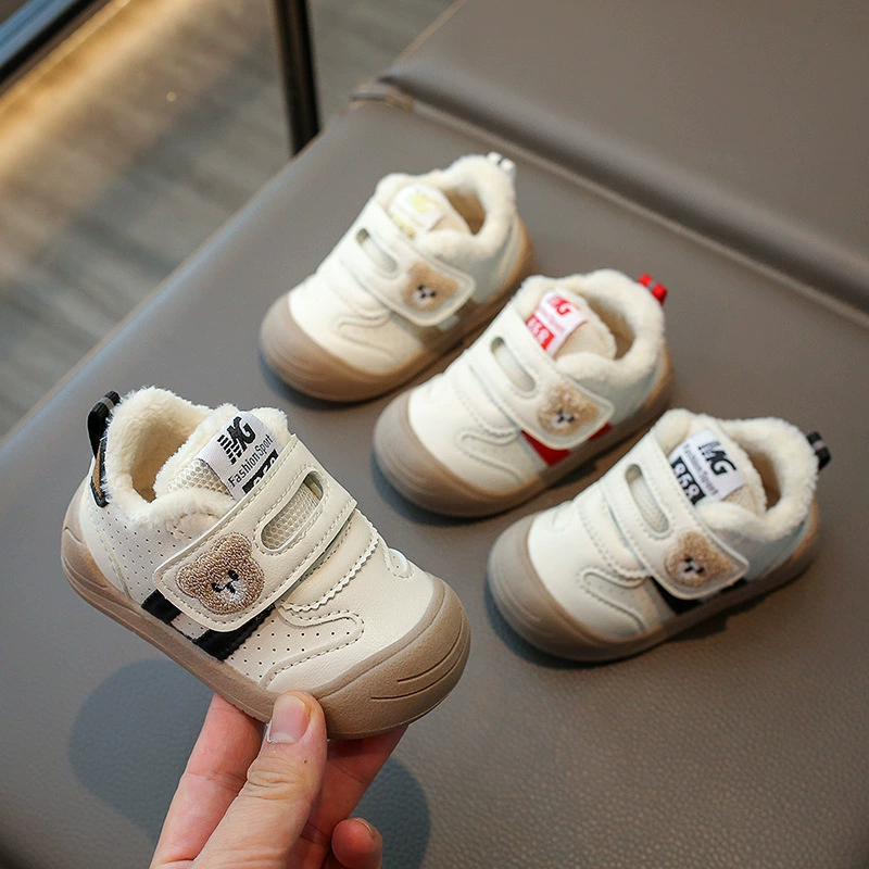 Детская ходунка обувь осень и зима для девочек 0-2 года для детей нескользящая обувь на мягкой подошве для мужчин и детей с бархатом теплая хлопчатобумажная обувь для малышей