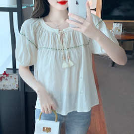 夏季新款多巴胺女孩穿搭泡泡短袖娃娃衬衫刺绣绑带设计感小众上衣