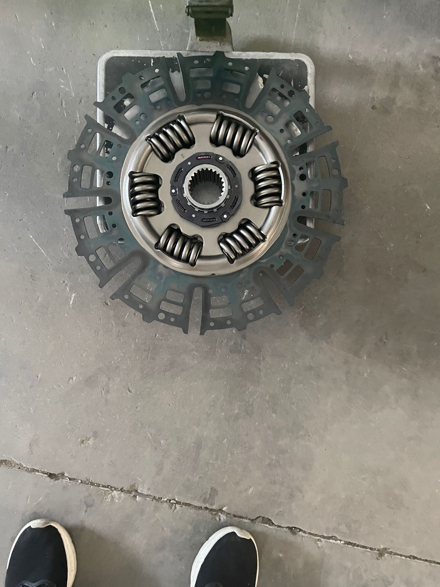 Source factory export 460LP pull-type clutch plate for Middle East/Africa large mining trucks and heavy engineering vehicles