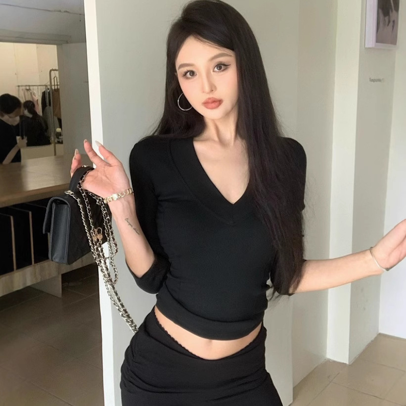 Ins Yujie Fashion V-neck Seven-point Sleeve Elegant Base T-shirt Women's Summer Slim-fit Waist Tight Base Top Women's T
